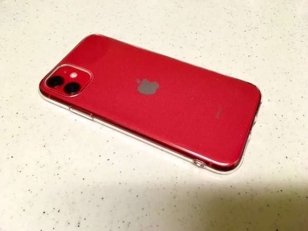 iPhone11の１００均ケースを装着したiPhone11の写真